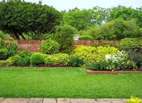 landscaping services Escatawpa